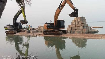 Belum Memiliki AMDAL, Proyek Betonisasi Pesisir Pantai Wakatobi Disebut Bukan Solusi Atasi Abrasi