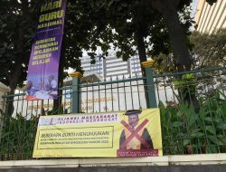 Baliho Bergambar Rektor UHO Terpasang di Sejumlah Titik di Ibukota, Ada Apa?