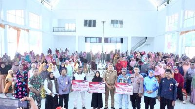 Serahkan BLT- BBM, BPNT dan PKH, Pj Bupati Buteng Tekankan Asas Manfaat