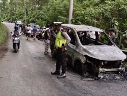 Mobil Hangus Terbakar di Poros Waborobo Baubau, Tak Ada Korban Jiwa