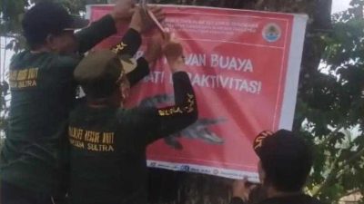 BKSDA Sultra Pasang Peringatan Bahaya Buaya di Penyeberangan Pincara Desa Laosu