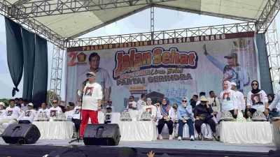 Siska Karina Imran (SKI) saat menghadiri Jalan Sehat Partai Gerindra Sulawesi Tenggara, Sabtu (25/2/2023)/Hasrul Mangidi, HaloSultra.com