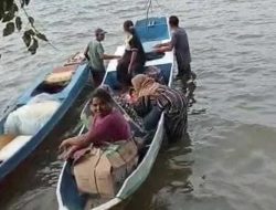 Kisah Ibu Hamil Asal Desa Wawosonggu Konsel Melahirkan di Atas Perahu