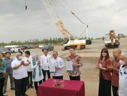 VDNI dan OSS Serahkan Bantuan Alat Berat untuk BPVP Kendari, Diterima Langsung Menaker