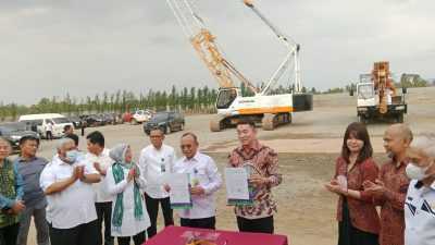 VDNI dan OSS Serahkan Bantuan Alat Berat untuk BPVP Kendari, Diterima Langsung Menaker