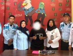 Petugas Lapas Perempuan Kendari Gagalkan Aksi Penyelundupan HP dengan Cara Dilempar