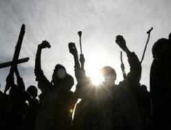 Dipicu Ketersinggungan, Sekelompok Siswa SMAN 5 Serang SMKN 3 Kendari Pakai Batu dan Kayu