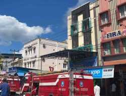 Toko Cahaya Gemilang Kendari Terbakar, 4  Damkar Dikerahkan