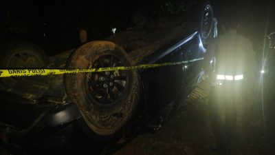 Mobil Toyota Rush Nomor Polisi DT 138 R warna hitam mengalami kecelakaan di Jalan Poros Desa Mabodo, Kecamatan Kontunaga, Kabupaten Muna pada Rabu (15/2/2023)/Ist