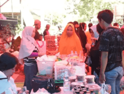 Kendalikan Inflasi, Disketapang Kendari Gelar Pasar Murah di Punggaloba