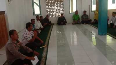 Warga Desa Wungka Wakatobi Keluhkan Maraknya Judi Sabung Ayam dan Miras