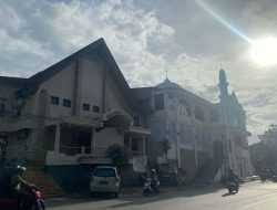 Wisata Religi di Kendari, 2 Rumah Ibadah Hanya Dipisahkan Sekatan Dinding