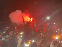 Rayakan Gelar Juara PSM Makassar, Ratusan The Macz Man Zona Sultra Konvoi di Jalan