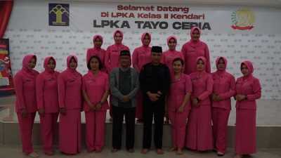 Batalyon A Pelopor Brimob Polda Sultra Kunjungi Anak Didik di LPKA Kendari