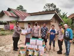 Polresta Kendari Bagikan Bantuan Sembako ke Warga Kurang Mampu