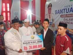 Gubernur Sultra Serahkan Ribuan Paket Sembako dan Bantuan Rumah Ibadah di Koltim