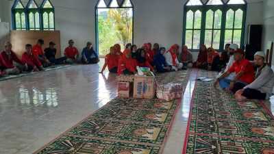 Sambangi Sejumlah Panti Asuhan, Keluarga Besar Karaengta Kota Baubau Bagikan Paket Sembako