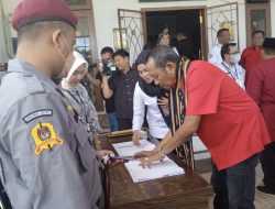 PDIP Kota Kendari Daftarkan Calon Legislatifnya ke KPU