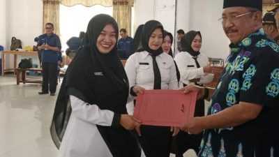 Nakes di Bombana Terima SK PPPK, Pj Bupati: Jalankan Tugas dengan Penuh Tanggungjawab