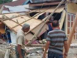 Truk Tanpa Muatan di Kolaka Seruduk Kios Milik Warga