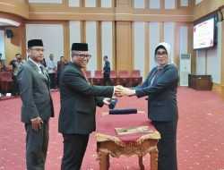 Pj Bupati Mubar dan Pj Bupati Busel Terima SK Perpanjangan Masa Jabatan