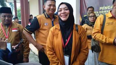 DPD Hanura Sultra Serahkan Berkas Bacaleg ke KPU, Target Minimal 5 Kursi DPRD