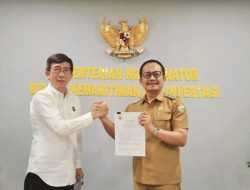 Tingkatkan Mutu Pendidikan di Kolut, Pj Bupati Teken MoU dengan YTIJ Jakarta