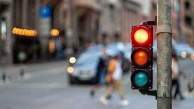 Lampu Lalu Lintas di Bombana Belum Difungsikan, Ini Penyebabnya