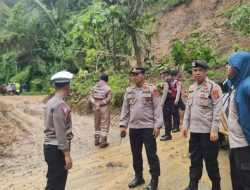 Hujan Deras, Jalan Trans Sulawesi Kolaka-Koltim Tertutup Longsor