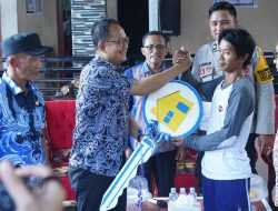 Pj Bupati Kolut Serahkan 7 Unit Rumah ke Korban Tanah Longsor