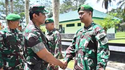 Sambut Personel Satgas Pamtas RI-PNG Yonif 725 Woroagi, Danrem 143/HO Beri Pesan Ini