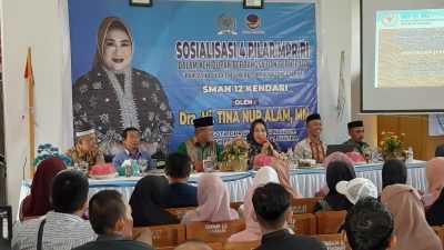Sambangi SMAN 12 Kendari, TNA Sosialisasikan 4 Pilar Kebangsaan hingga Serahkan Beasiswa PIP