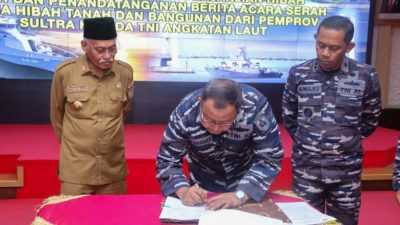 Hibah Tanah dan Bangunan Milik Pemprov Sultra untuk TNI AL Diserahterimakan
