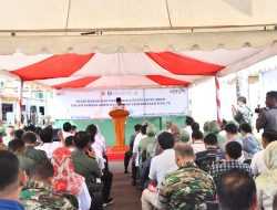 Sekda Sultra Buka Pasar Murah dan Pameran Alutsista serta UMKM di Makorem 143/HO