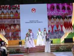 Fashion Show Kriyanusa 2023, Dekranasda Bombana Tampilkan Motif Tenun Kepala Kuda