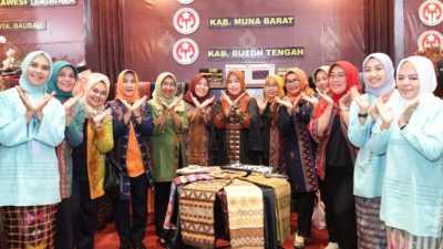 Pameran Kriyanusa 2023, Dekranasda Kendari Tampilkan Tenun hingga Kerajinan Perak