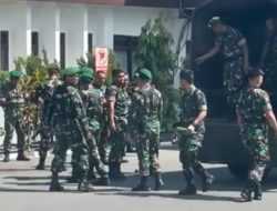 Satu Regu Personel TNI Disiagakan Bantu Pengamanan di Kejati Sultra