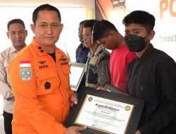 Bantu Penyelamatan, Pemkot-Basarnas Kendari Berikan Penghargaan kepada Nelayan