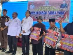 Pemkab Bombana Serahkan Bantuan Alat Mesin Pasca Panen Padi