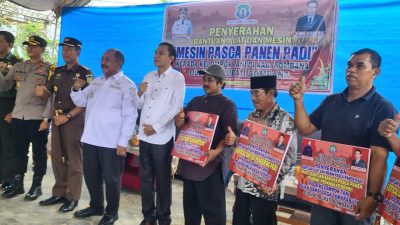 Pemkab Bombana Serahkan Bantuan Alat Mesin Pasca Panen Padi