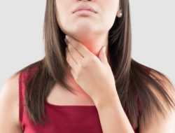 7 Tips Ampuh dan Cepat Mengatasi Sakit Tenggorokan