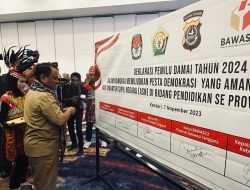 Pj Gubernur Sultra Inisiasi Deklarasi Pemilu Damai 2024 untuk ASN, Kepala Sekolah dan Pelajar