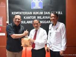 KADIN Sultra Serahkan Bantuan Dana untuk Pembuatan PNBP Perorangan