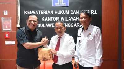 KADIN Sultra Serahkan Bantuan Dana untuk Pembuatan PNBP Perorangan