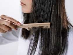 Daftar Jenis Makanan Penyebab Rambut Rontok yang Harus Dihindari