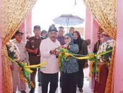 Pj Bupati Bombana Resmikan Pasar Rakyat Lora