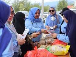 Sambut Hari Ibu ke-95, DPC IWAPI Kolaka Adakan Pasar Murah