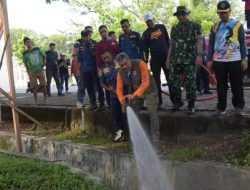 Pj Wali Kota Muhammad Yusup Bersih-bersih Kota Kendari Bersama ASN dan TNI