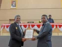 Pj Wali Kota Kendari Serahkan Rancangan Awal RPJPD 2025-2045