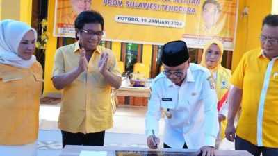 Resmikan Kantor Golkar Konsel, Surunuddin: Wadah untuk Lebih Mendekatkan Diri dengan Masyarakat